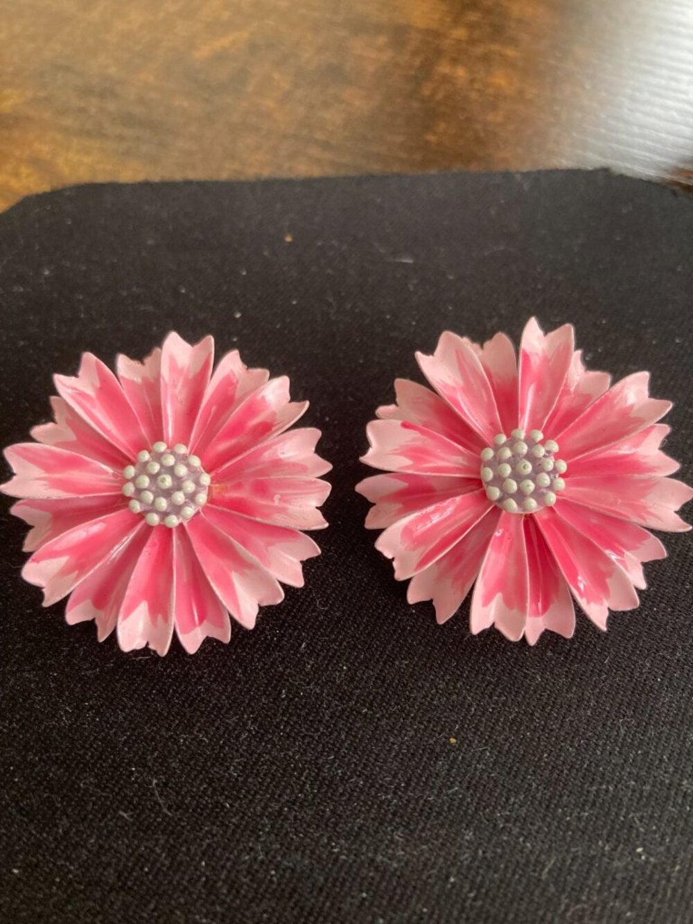 Vintage Crown Trifari Enamel Metal Clip Flower Earrings Pink
